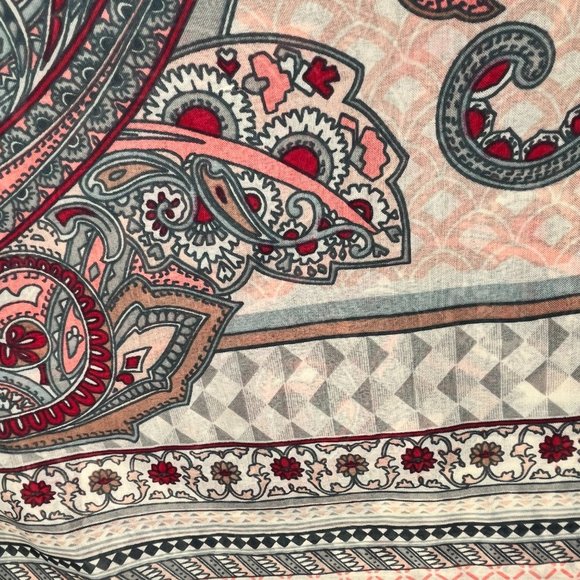 Vintage Bohemian Fringe Shawl — Paisley & Geometric Fusion (130 × 130 cm) - Picture 2 of 16